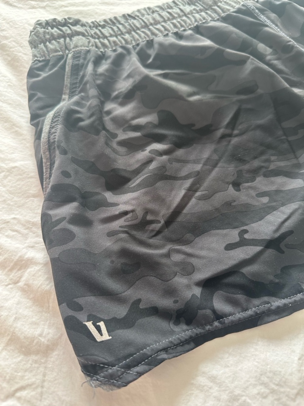 Vuori camo running shirts, size XL - Picture 13 of 14